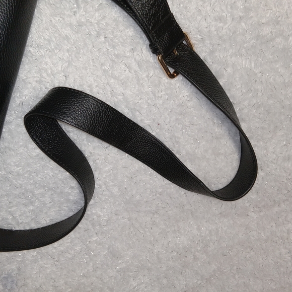 Violetta Beautiful Black Pebbeled Leather Crossbody Satchel Excellent Condion - Picture 10 of 12